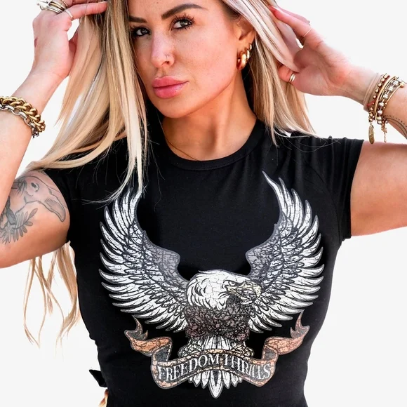 Pebee Forevee - FREEDOM THRILLS GRAPHIC BABY TEE - Size Small - Picture 3 of 6